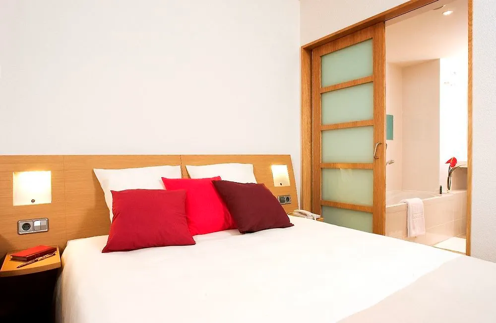 Hotel Ibis Cornella Cornellà de Llobregat 2*,